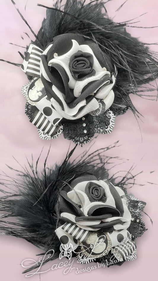 Feathered Cameo Piggie Set